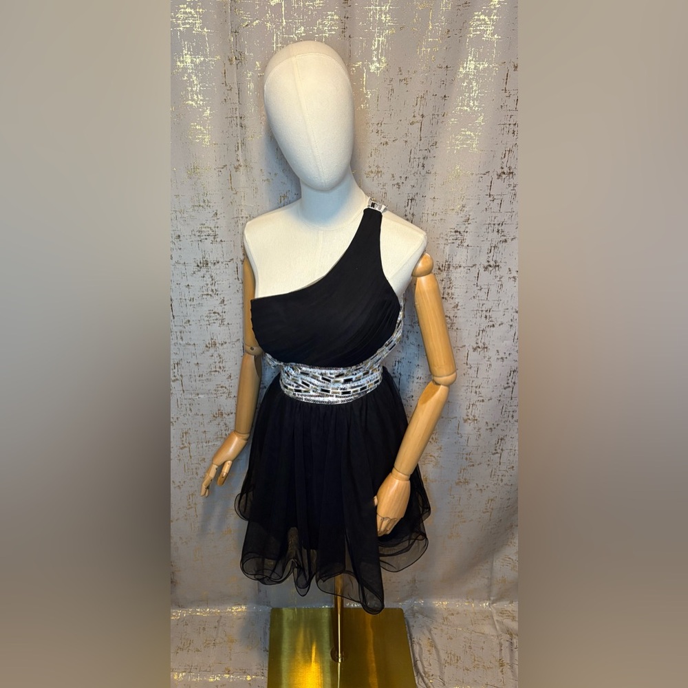 Junior's Elegant Black One-Shoulder Dress with Silver Accents